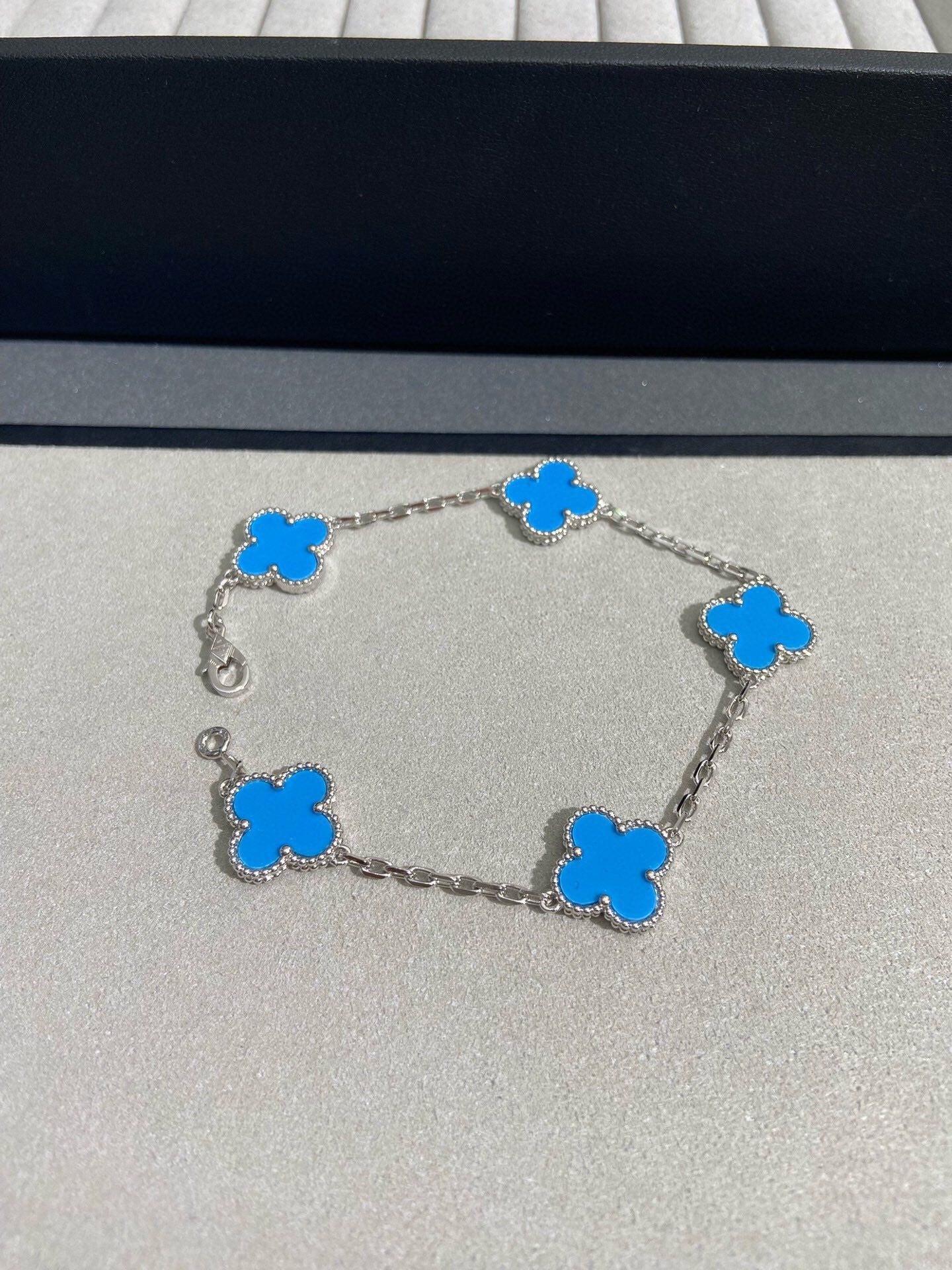 ブレスレット、5モチーフ