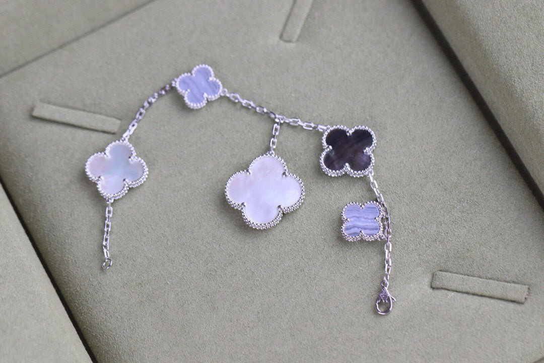 ブレスレット、５モチーフ