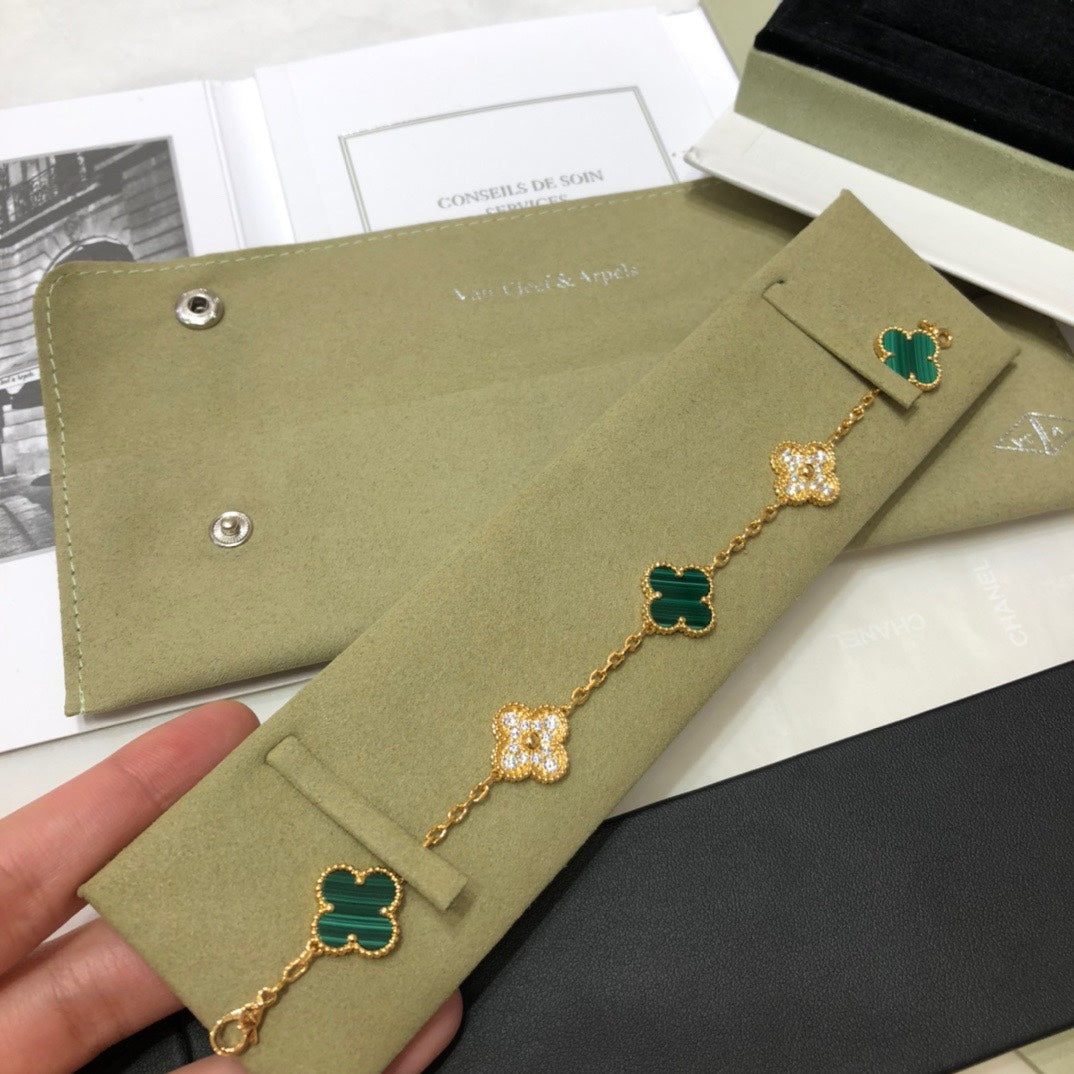 ダイヤ　ブレスレット、5モチーフ